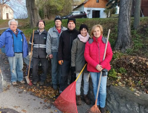 Herbstputz bei der Alten Schule