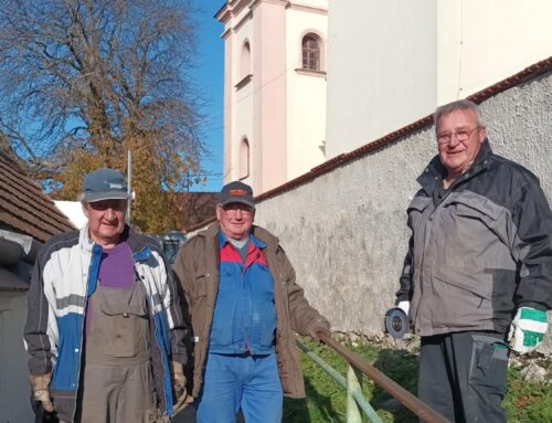 Kirchenstiegen sicherer dank höherer Geländer